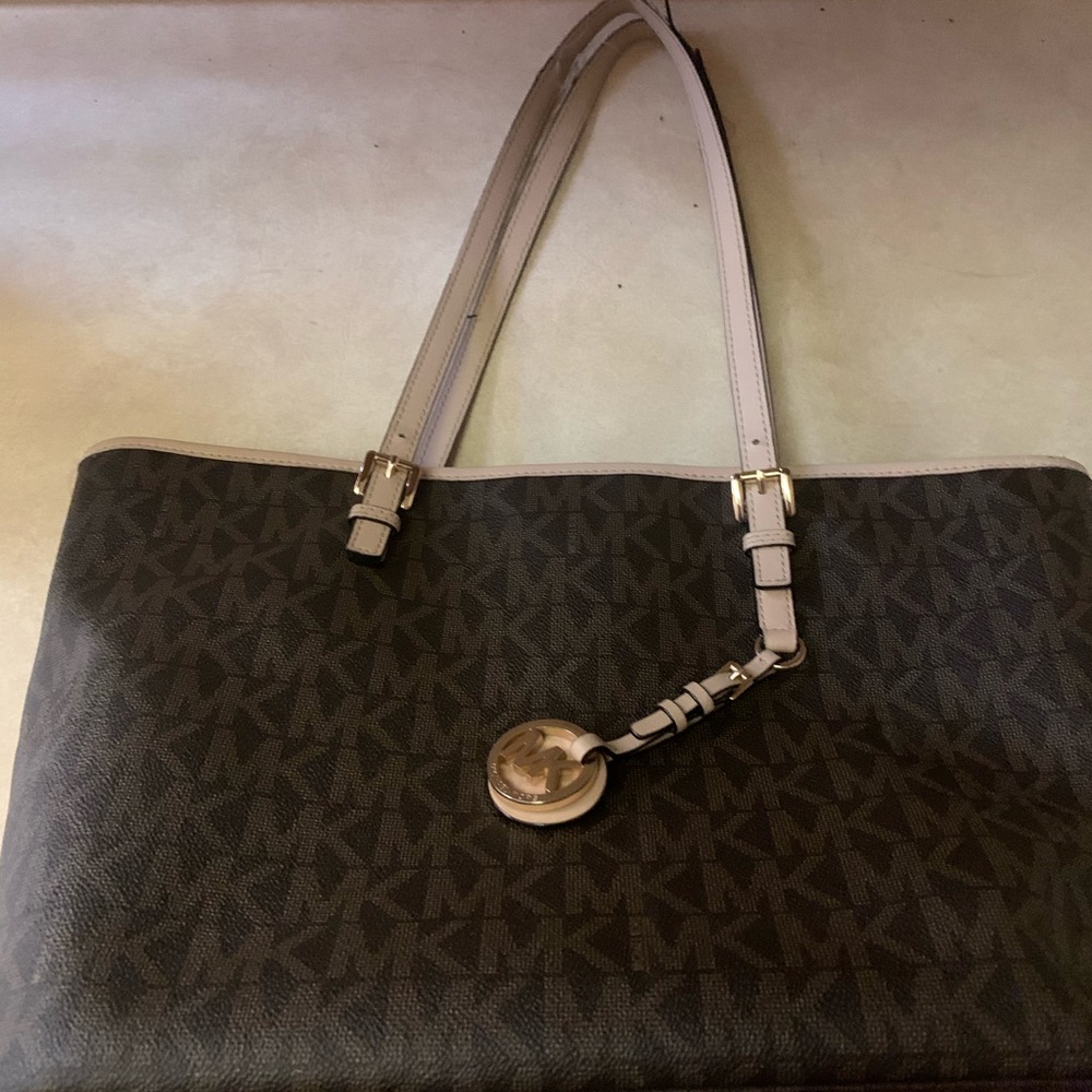 Michael Kors Zip Tote